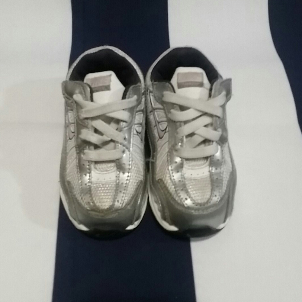 Sz 6C toddler girl Nike Shox